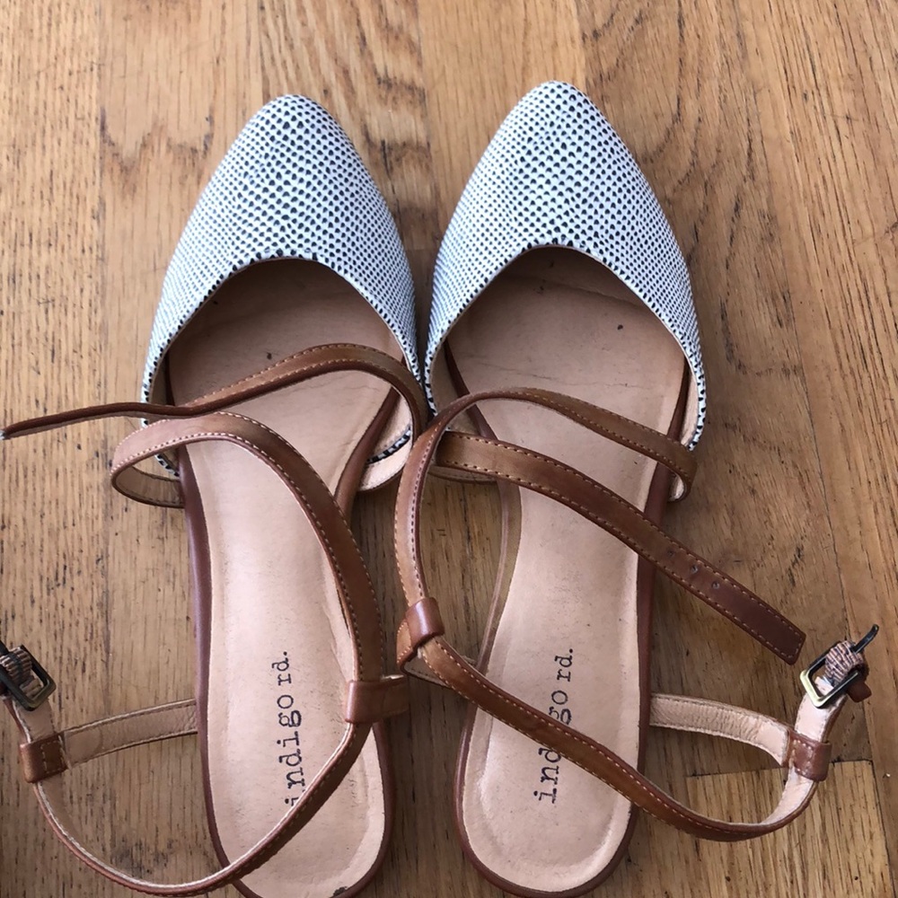 Sandals ( Black and Tan ) - DSW